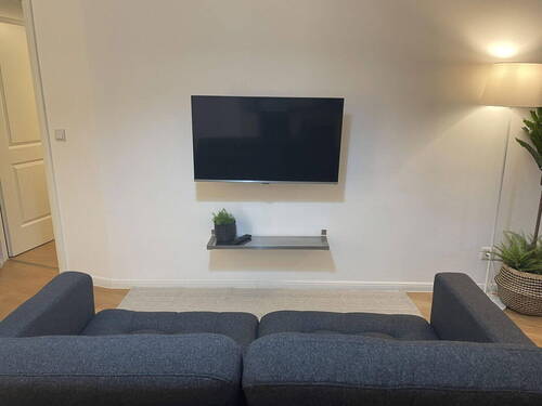 Flatscreen TV - 