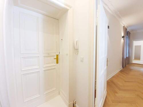 Nebeneingang zur Wohnung - 