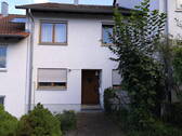 Haus-Vorderseite - Reihenhaus in Ulm - Söflingen in ruhiger bevorzugter Lage, mit 6 Zimmern und 148 m² Wohnfläche