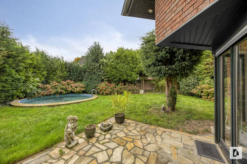 Terrasse und Garten mit Pool - Einfamilienhaus mit 206,00 m&sup2; in Meerbusch-Ilverich zum Kaufen