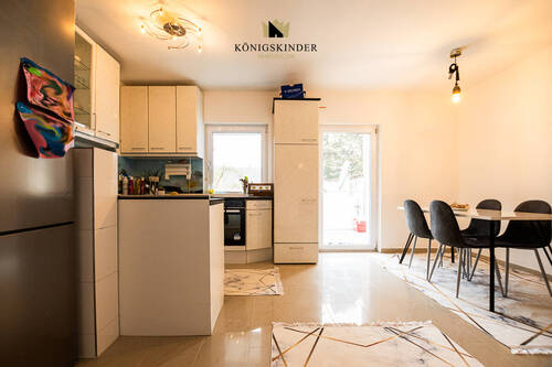 EG_Kueche - Renoviertes Mehrfamilienhaus in ruhiger Lage vermietet