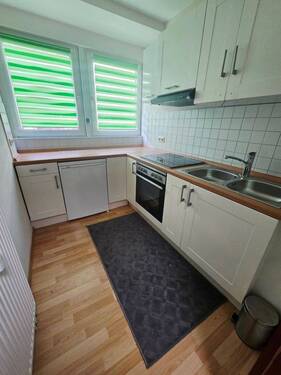 Küche mit EBK (ohne Ablöse) - 2 Zimmer Etagenwohnung in Nürnberg