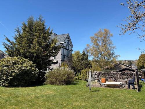 Ansicht des Gartens mit Terrasse - 
