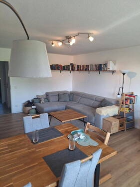 Wohnzimmer - 4 Zimmer Etagenwohnung in Karlsruhe