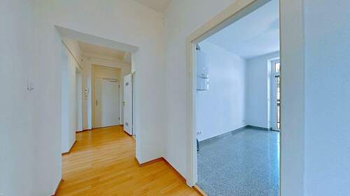 Flur - Etagenwohnung mit 97,70 m² in Nürnberg zum Kaufen