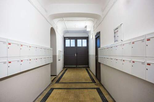 Eingang - Etagenwohnung mit 89,20 m&sup2; in Berlin zum Kaufen