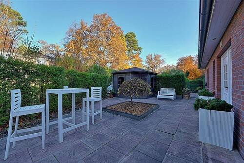 Hauseingangsbereich - Ein Ort zum Wohlfühlen und Genießen! Modernes Wohnen mit Pool und Gartenidylle