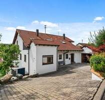 Wohnen mit Weitblick: Doppelhaushälfte in traumhafter Hanglage von Simmozheim