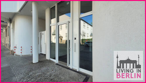 Hauseingang - 3 Zimmer Etagenwohnung in Berlin