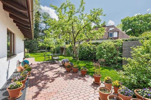 Terrasse mit Südausrichtung - Einfamilienhaus mit 222,90 m&sup2; in München zum Kaufen