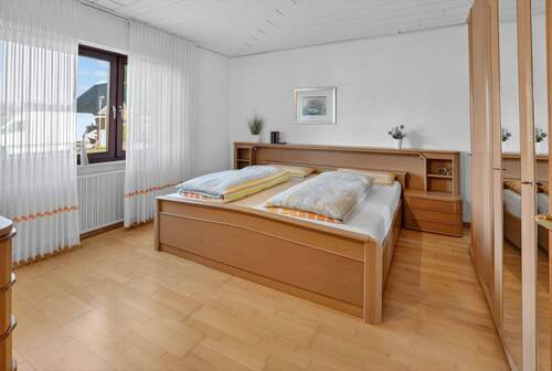 6V7A2268 - 