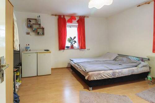 Zimmer I 1. OG links - 