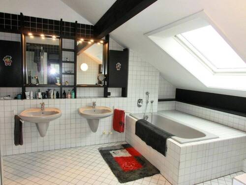 Bad 1 von 4 + Gäste WC - 