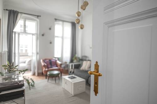 Wohnzimmer - 4 Zimmer Etagenwohnung zum Kaufen in Berlin