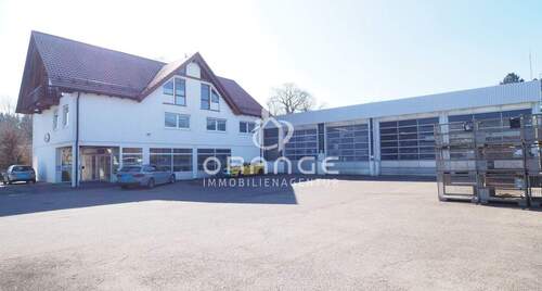 Aussenansicht - * Vielseitig nutzbare Gewerbehalle mit Verwaltung und großzügiger Freifläche in Illertissen *