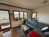 Wohnzimmer mit Austritt zum Balkon Ost Hinterhaus - 