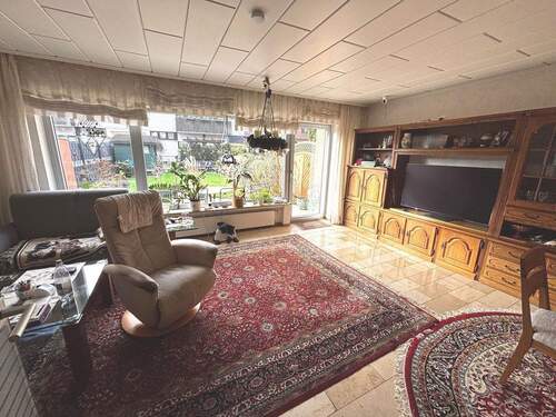 Wohnzimmer - 5 Zimmer Reihenmittelhaus zum Kaufen in Krefeld