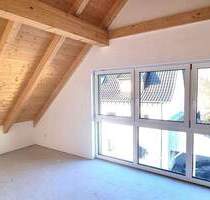 Provisionsfrei: Doppelhaushälfte mit Carport für Zwei Fahrzeuge in Herzogenaurach – Zentrum
