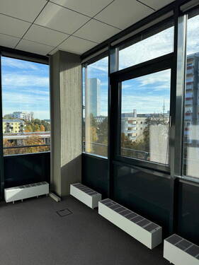 Büro mit Blick zum Olympiaturm - Büro in München