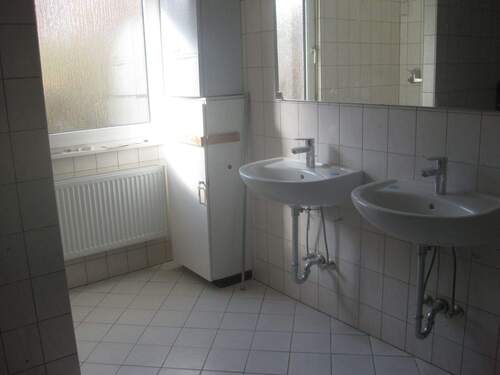 Bad WC mit Gas-Therme.jpg - 