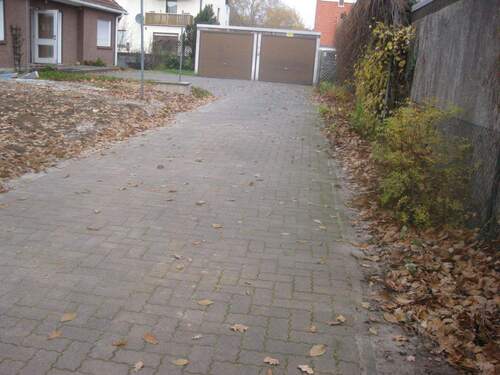 Zufahrt z. Hs. u. Garagen.JPG - 