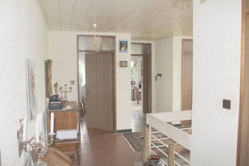 ... zum Wohnungsflur - 