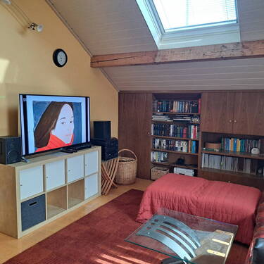 Wohnzimmer m. Einbauschrank li - 