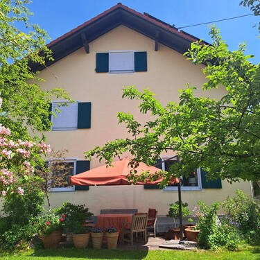 Terrasse/XL-Schirm/Holzmöbel - 