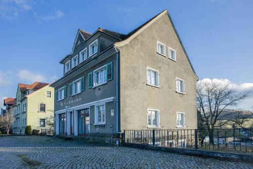 Frontansicht - 8 Zimmer Mehrfamilienhaus, Wohnhaus zum Kaufen in Neustadt in Sachsen
