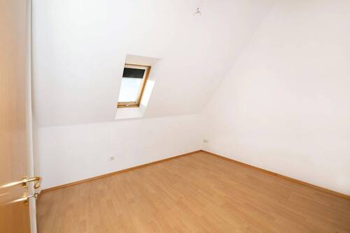 Büro oder Kinderzimmer - 3 Zimmer Etagenwohnung in Deggendorf