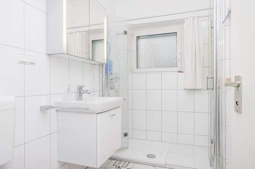 Modernes Duschbad - 