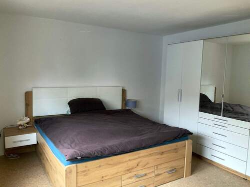 Schlafzimmer EG - 