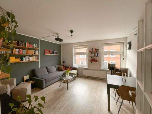 Wohnzimmer - 2 Zimmer Etagenwohnung zum Kaufen in Kiel