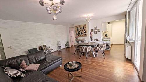 Wohnen-Essen-Kochen - 4 Zimmer Etagenwohnung zum Kaufen in Nürnberg