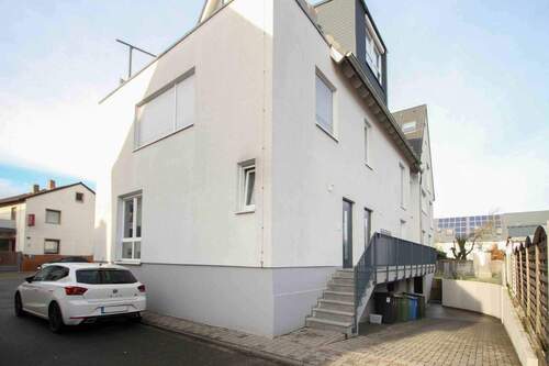 Eingang und TG - 2 Zimmer Etagenwohnung zum Kaufen in Weiterstadt