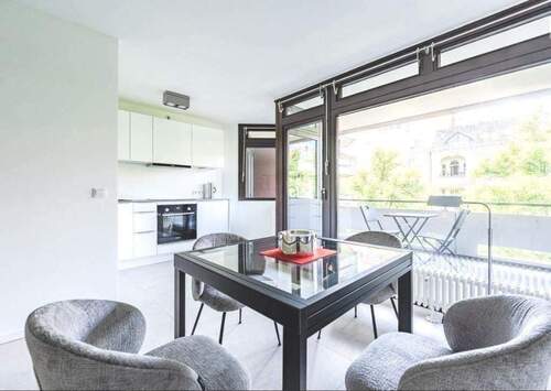 Esstisch/Wohnbereich - 2 Zimmer Etagenwohnung in Berlin