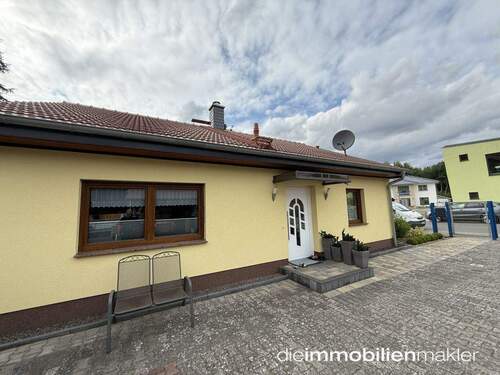 Hausansicht - 3 Zimmer Mehrfamilienhaus, Wohnhaus in Lübben (Spreewald)