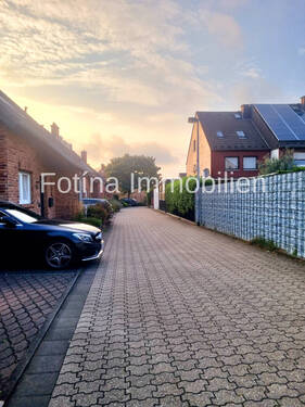 3 - 5 Zimmer Einfamilienhaus in Niederkassel