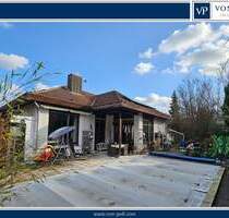 Attraktives Einfamilienhaus mit großem Garten und Außenpool und Garagen - Einliegerwohnung möglich - Ansbach / Schalkhausen