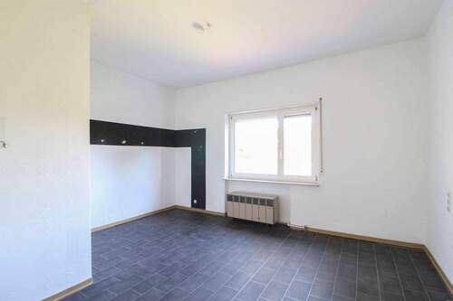 Zimmer EG - 9 Zimmer Mehrfamilienhaus, Wohnhaus zum Kaufen in Stuttgart