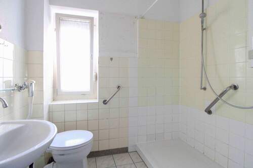 Bad EG - Mehrfamilienhaus, Wohnhaus in Stuttgart zum Kaufen