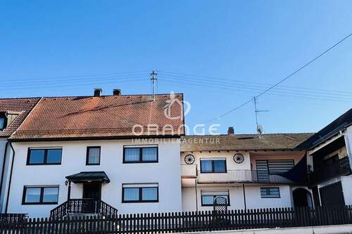 Westansicht - ***Wohnhaus mit zwei Wohneinheiten und Gewerbefläche***