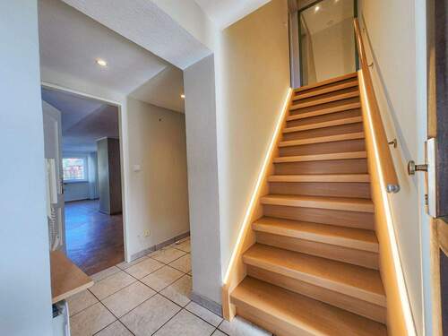 Eingang - 5 Zimmer Einfamilienhaus in Frankfurt am Main