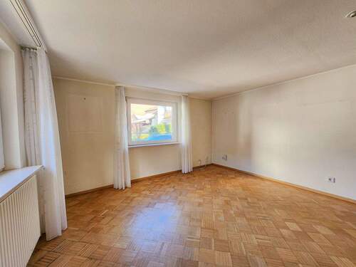 Wohnzimmer 2 - Einfamilienhaus mit 128,60 m&sup2; in Frankfurt am Main zum Kaufen