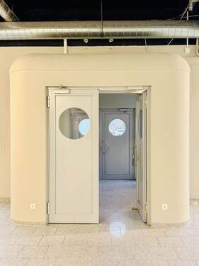 Verkaufsraum mit Windfang - 