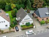Drohne 2 - Komfortables Einfamilienhaus mit fünf Zimmern, moderner Haustechnik und grüner Wohlfühloase
