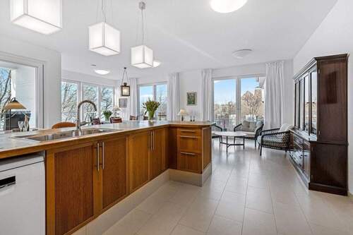 2. Obergeschoss Küche mit Einbauküche - 