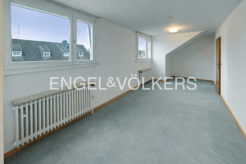 Schlaf- oder Arbeitszimmer im Dachgeschoss - 