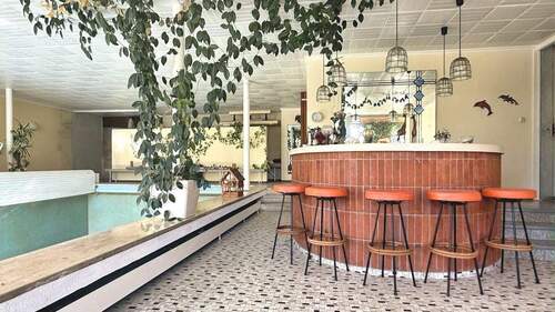 Hausbar/Schwimmbad UG - 