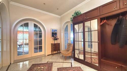 Empfangshalle - Einfamilienhaus mit 290,00 m&sup2; in Langenburg zum Kaufen